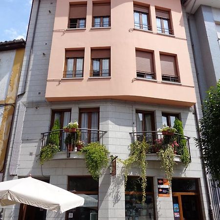 Apartamentos San Pelayo Onís Chambre photo