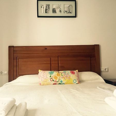 Apartamentos San Pelayo Onís Chambre photo