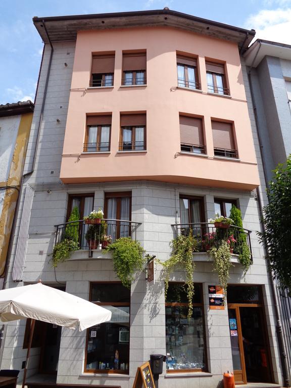 Apartamentos San Pelayo Onís Chambre photo