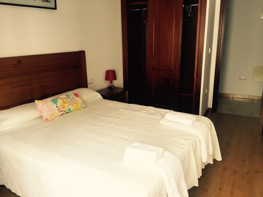 Apartamentos San Pelayo Onís Chambre photo